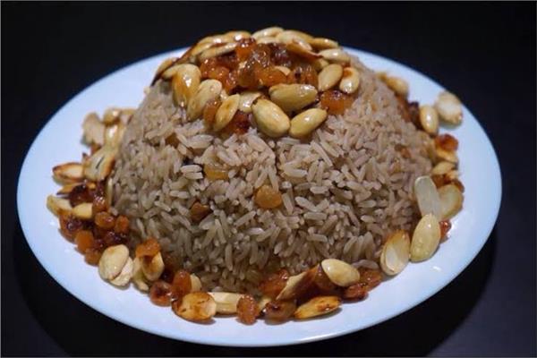 أرز بالحبهان والمستكة بالمكسرات