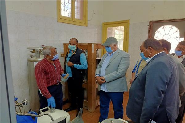 وزير الزراعة يزور مركز التلقيح الصناعي بالعامرية