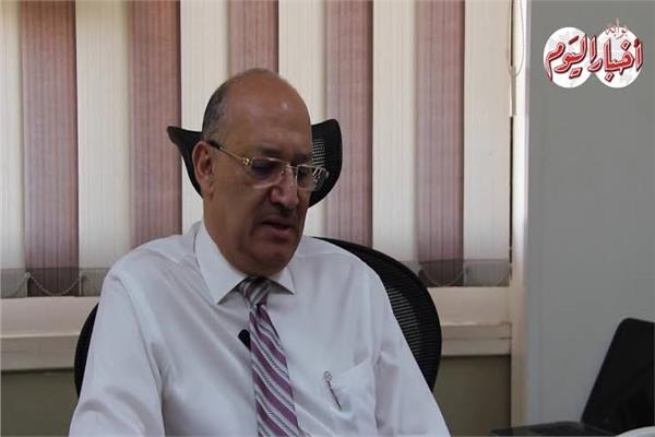 رئيس الشركة القابضة لمصر للطيران