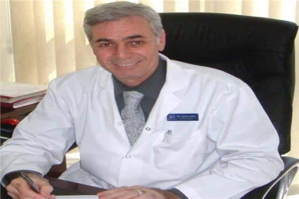 الدكتور أيمن السيد سالم