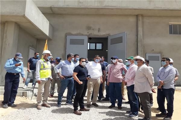إطلاق  التيار الكهربائي بالممشى الشاطئي بمدينة العلمين الجديدة