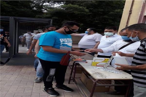  طلاب شهادة إتمام الدراسة الثانوية العامة