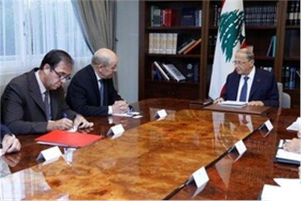ميشال عون وجان إيف لو دريان