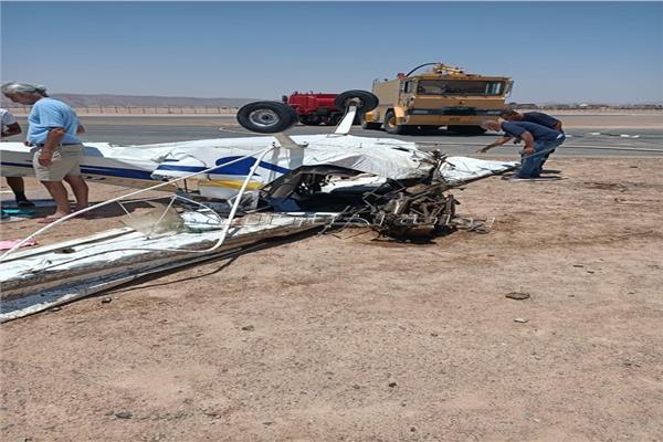 إصابة شخصين فى سقوط طائرة شراعية