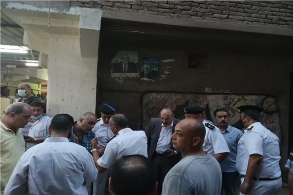  مدير أمن الغربية يصل موقع انهيار منزل المحلة