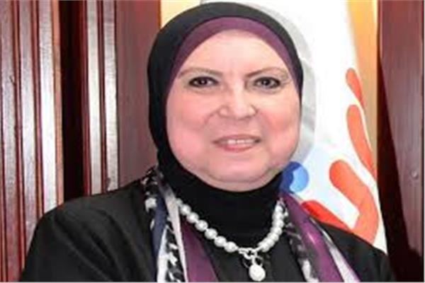 وزيرة الصناعة والتجارة