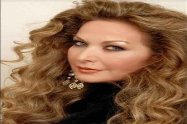 الفنانة رغدة