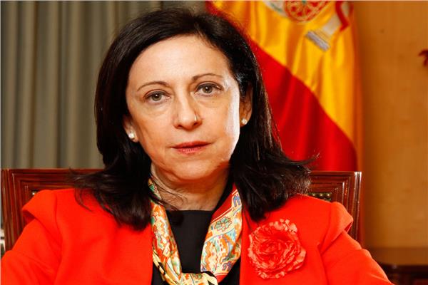 مارجريتا روبلز وزيرة الدفاع الإسبانية