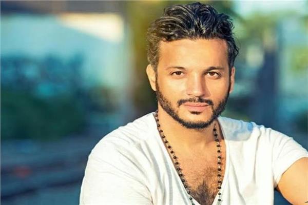 المطرب «إيساف»