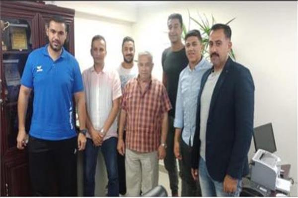 لاعبا كرة اليد حسن بدوي وشريف محمد