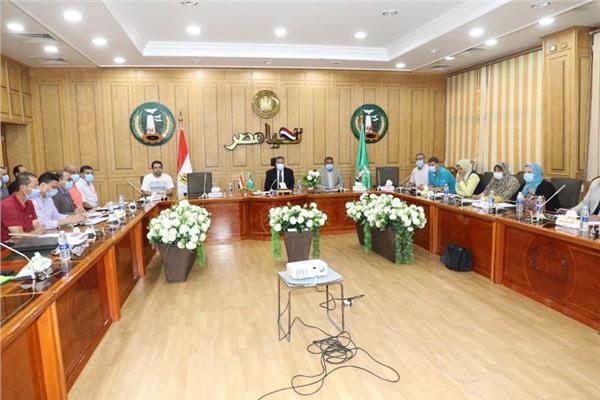 محافظ المنوفية يشدد بإزالة التعديات على الأراضى الزراعية فى المهد     