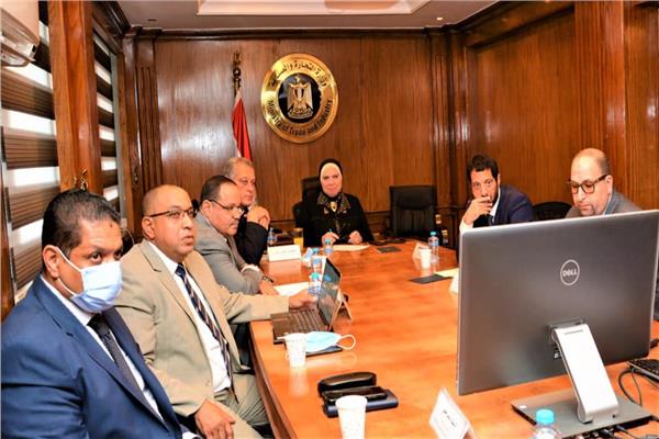 جانب من اجتماع  وزيرة التجارة والصناعة مع شركة أمازون العالمية