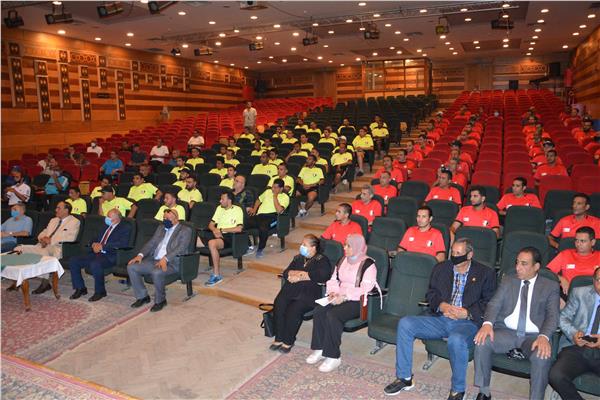 محافظ المنيا يستقبل رئيس الاتحاد المصري للميني فوتبول