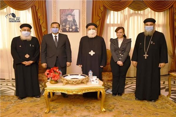 القمص أبراَم إميل يستقبل وكيل وزارة الصحة بالإسكندرية  