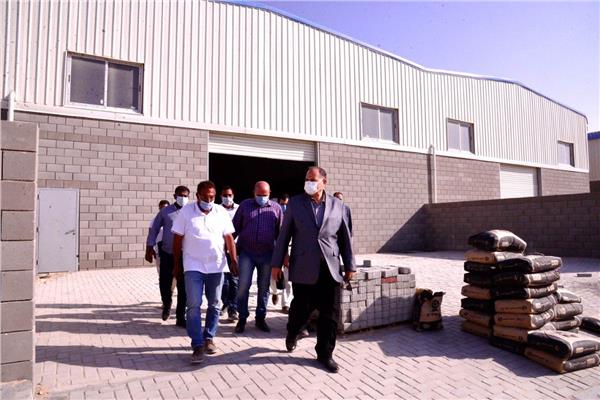 محافظ أسيوط يتفقد أعمال تنفيذ مجمع الصناعات
