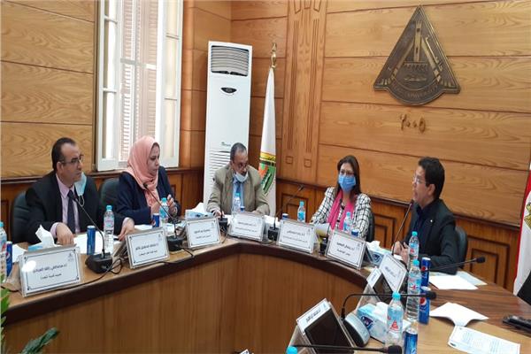  الدكتورة راندا مصطفي نائب رئيس الجامعة