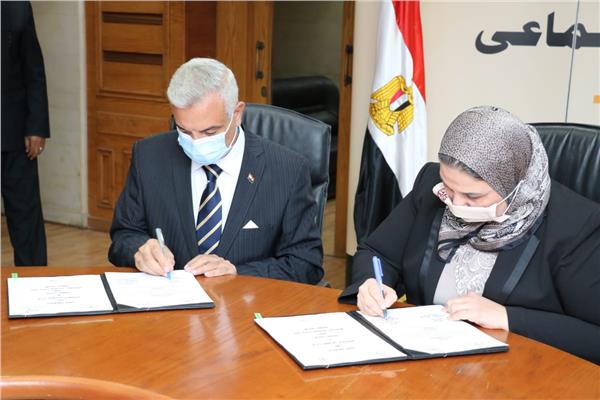 مبارك والقباج يوقعان بروتوكولا لإنشاء وحدة للتضامن الاجتماعي بجامعة المنوفية