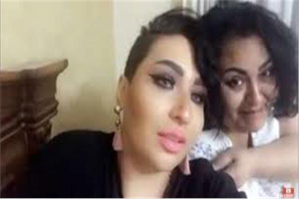  «شيري هانم» وابنتها «زمردة»