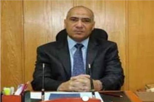 عاطل يعتدى على والدته ويشعل النار بها