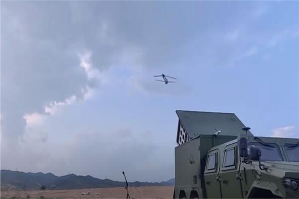 الصين تكشف عن منظومة تطلق درونات انتحارية