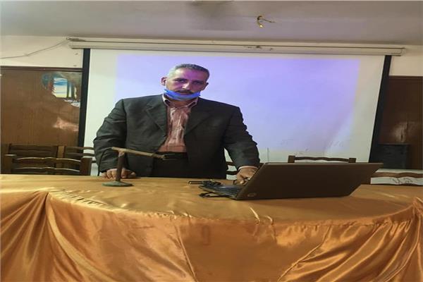  الدكتور اشرف خليل مدير معهد بحوث أمراض النباتات