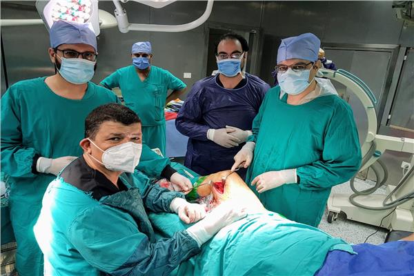 فريق المستشفى التعليمي بجامعة طنطا