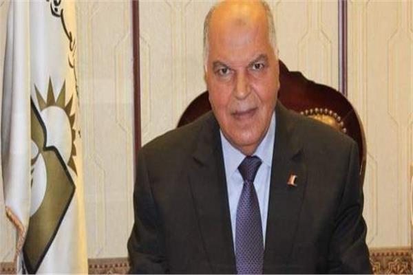 خلف الزناتى نقيب المعلمين ورئيس اتحاد المعلمين العرب