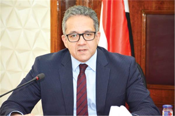  د. خالد العنانى