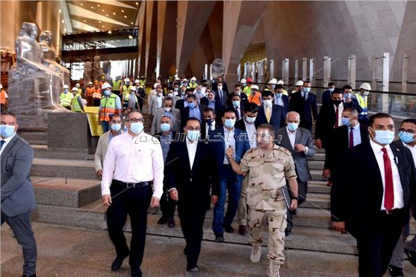 جولة رئيس الوزراء بالمتحف المصري الكبير
