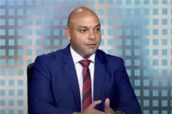 الكابتن طيار محمود القط