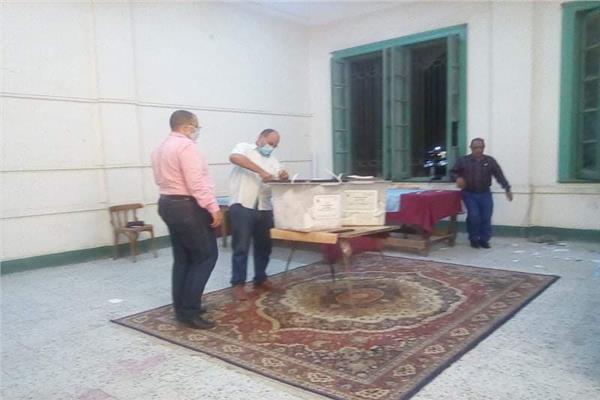 غلق اللجان الانتخابية وبدء فرز الأصوات المنيا 