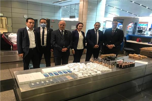 جمارك مطار القاهرة الدولي