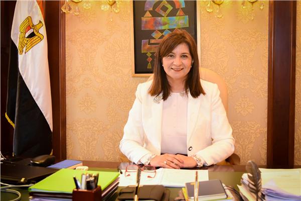 السفيرة نبيلة مكرم وزيرة الهجرة