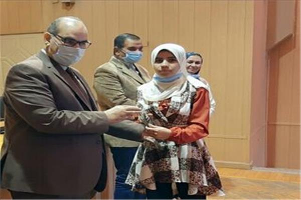 «المستشفيات التعليمية» تكرم أوائل طلبة التمريض