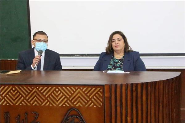 الاسبوع البيئى بطب المنوفية يستضيف الكاتبة الصحفية أمانـى ضرغـام  