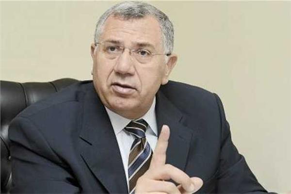  السيد القصير وزير الزراعة واستصلاح الأراضي