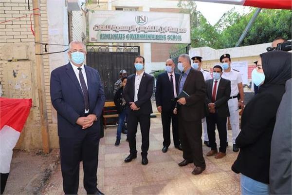 وزير الزراعة خلال ادلائة بصوتة الانتخابي