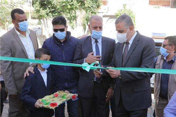 محافظ سوهاج خلال الافتتاح