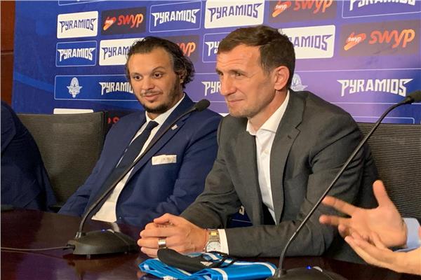 مدرب بيراميدز خلال مؤتمر تقديمه