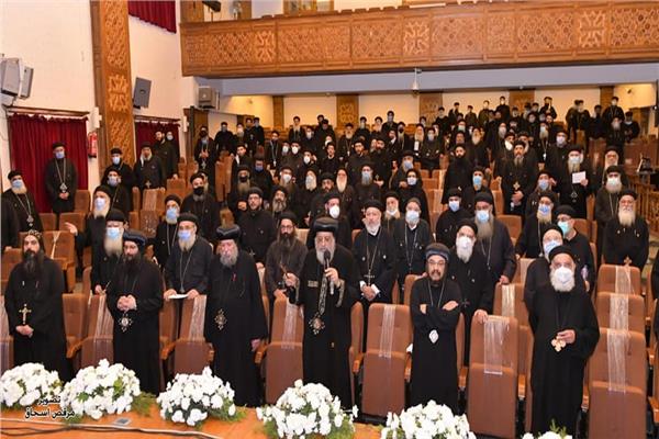 البابا تواضروس يلتقي مجمع كهنة الإسكندرية