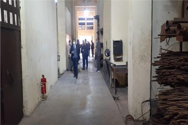 معرض مضبوطات السجون يكشف ألاعيب السجناء وأسرهم فى تهربب المخدرات واصطناع الأسلحة 