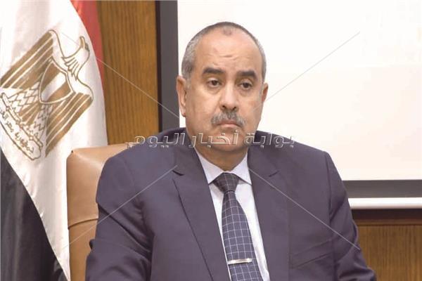 الطيار محمد منار عنبه وزير الطيران المدني