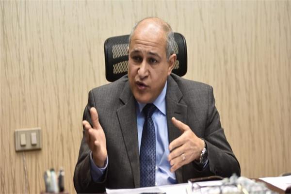  عمرو إسماعيل رئيس هيئة الموانئ البرية والجافة