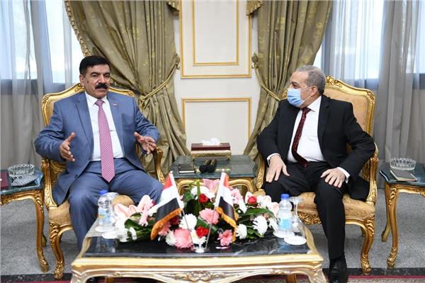 المهندس محمد أحمد مرسي - وزير الدولة للإنتاج الحربي و الفريق جمعة عناد سعدون وزير الدفاع العراقي