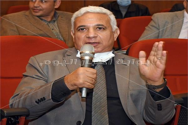 الدكتور محمد سعد مساعد رئيس الشركة القابضة للادوية
