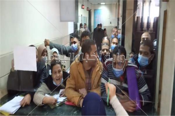 تزاحم شديد على المراكز التصالح بالقليوبية