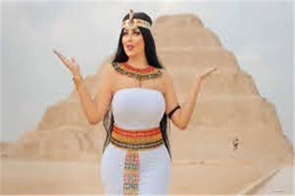 سلمى الشيمي الشهيرة بفتاة "سيشن سقارة"