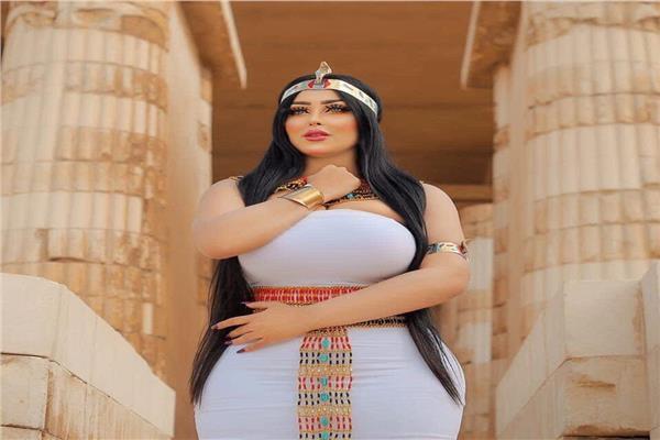  فتاة سقارة