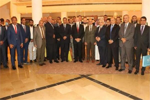 محافظ جنوب سيناء يلتقي بوفد الدارسين