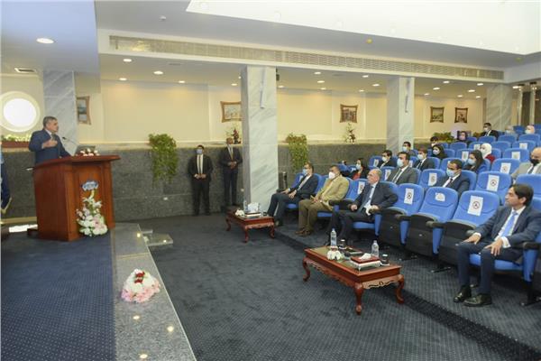للإطلاع على المشروعات القومية بالقناة الفريق ربيع يستقبل وفداً دبلوماسياً رفيع المستوى من الخارجية